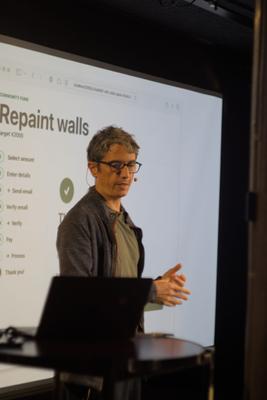 Ismael Celis presenting his talk 'Your request is my command'