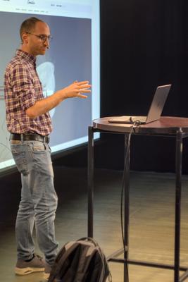 Nicolò Rebughini presenting 'Accidentally building a neural network'